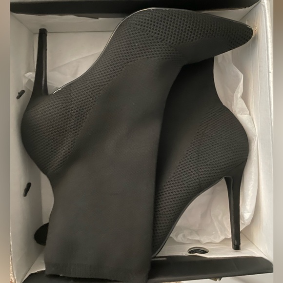 Fashion nova booties size 10 - Picture 3 of 3